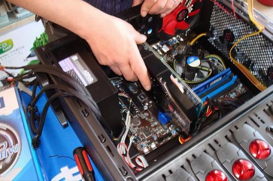 电脑显卡怎么安装详细 电脑显卡安装教程图解 电脑知识 第3张